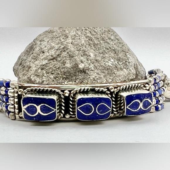 TIBETAN LAPIS LAZULI BRACELET - Picture 2 of 15